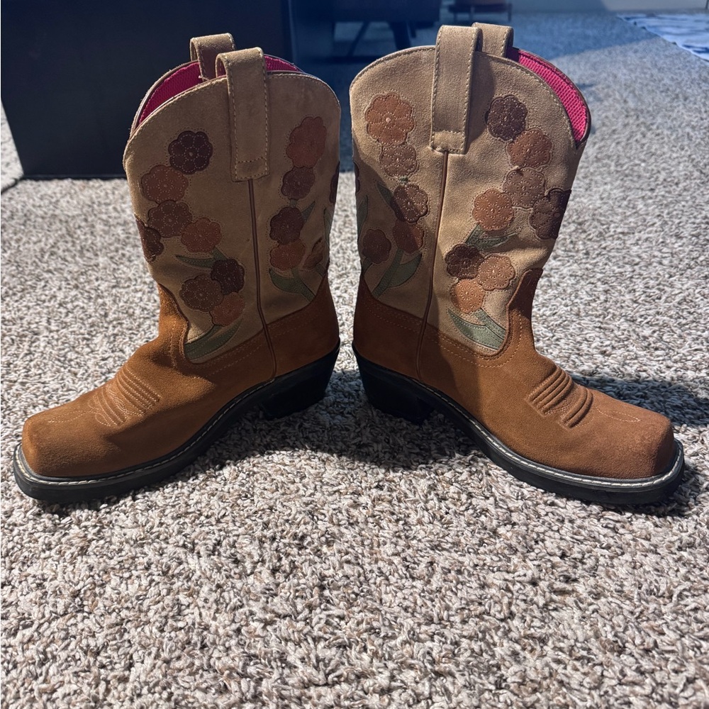 Ariat Tan Floral Embroidered Western Boots